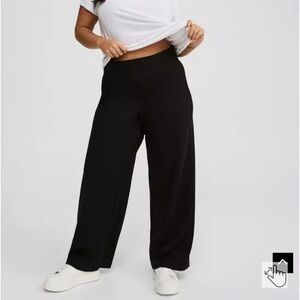TORRID WIDE LEG STUDIO LUXE PONTE PANT SIZE 0R